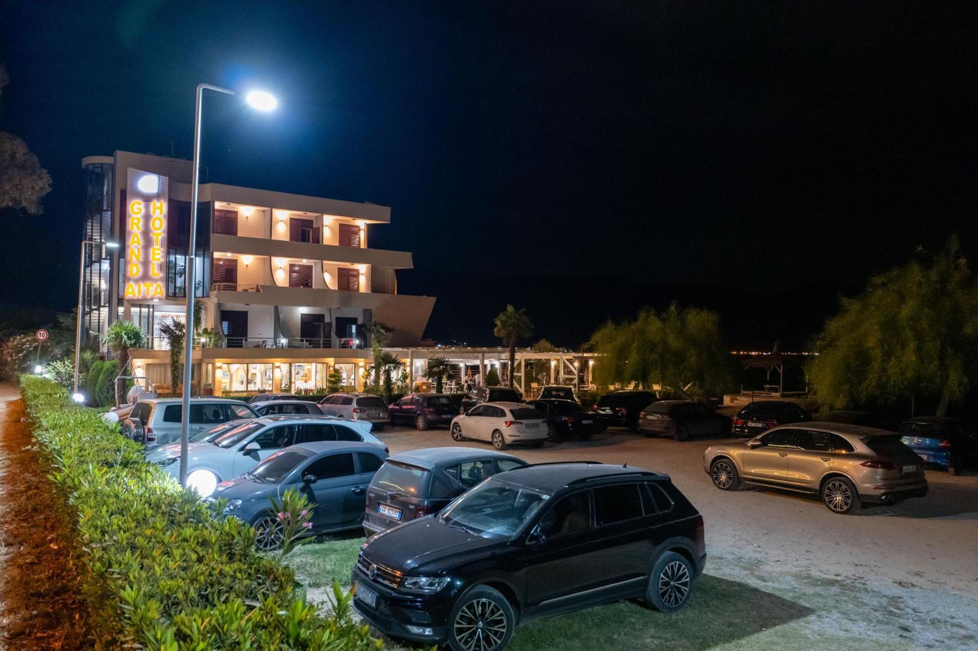 Grand Hotel Aita Radhimë Exteriér fotografie